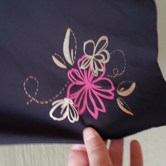 ALFRED DUNNER Plus Size 22W Black Capri Flower accent - Picture 2 of 4